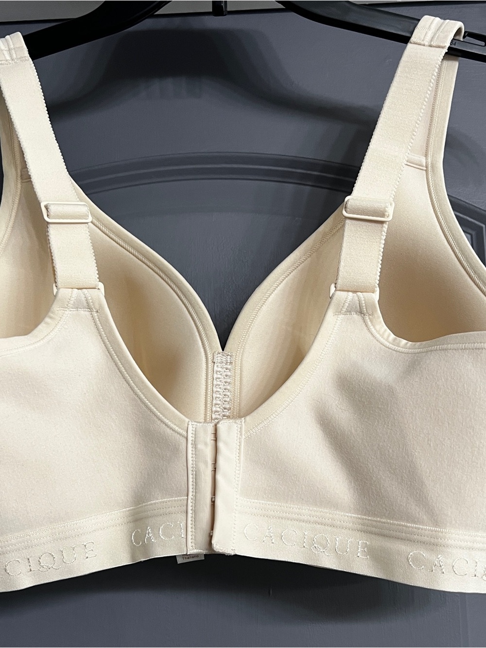 Cacique Bra 40DD - Picture 2 of 11